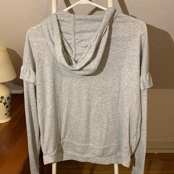 Light grey sweater with ruffle on sleeves - Picture 3 of 3